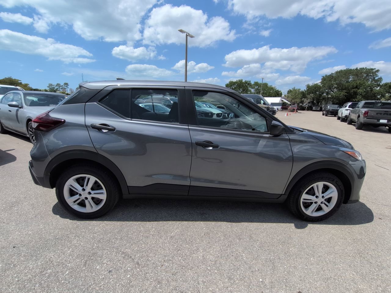 Used 2023 Nissan Kicks S FWD image 4