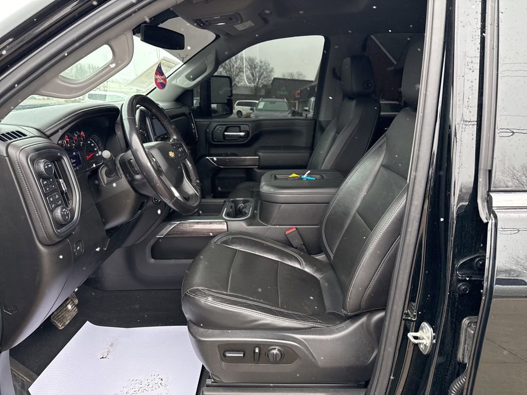 Used 2020 Chevrolet Silverado 2500 LTZ w/ LTZ Convenience Package image 27
