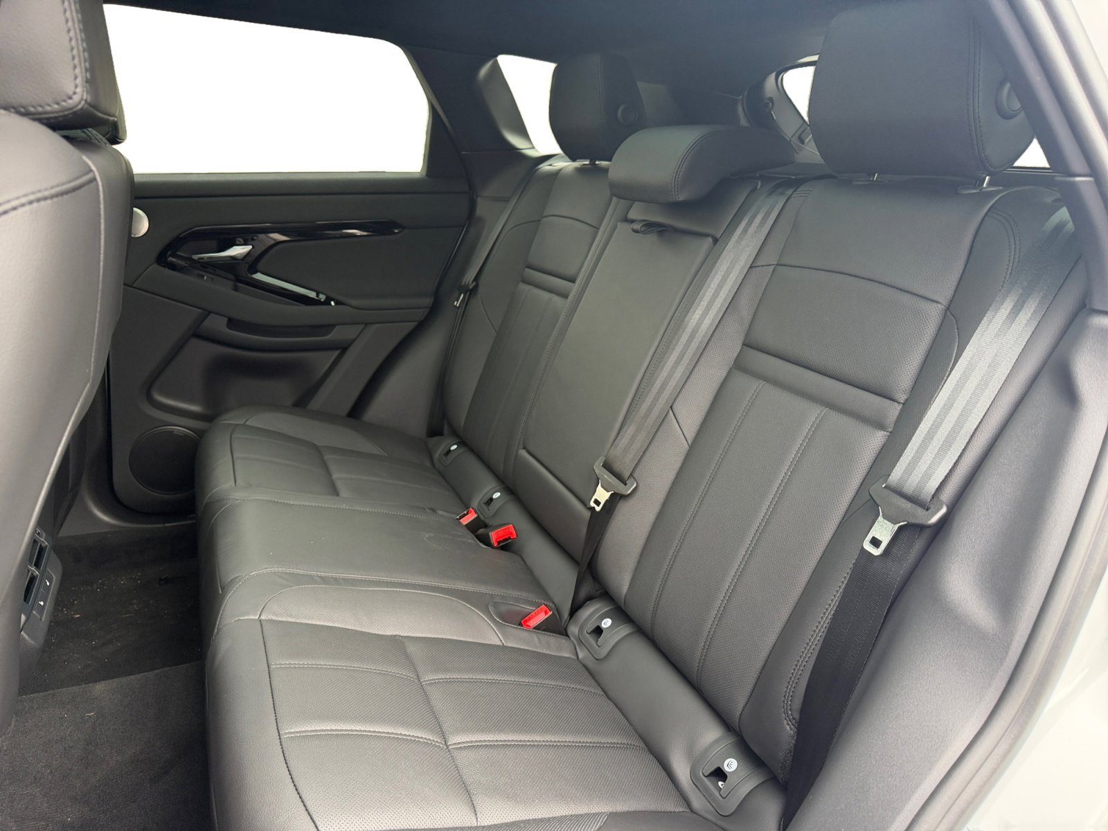 New 2026 Land Rover Range Rover Evoque Dynamic SE image 16