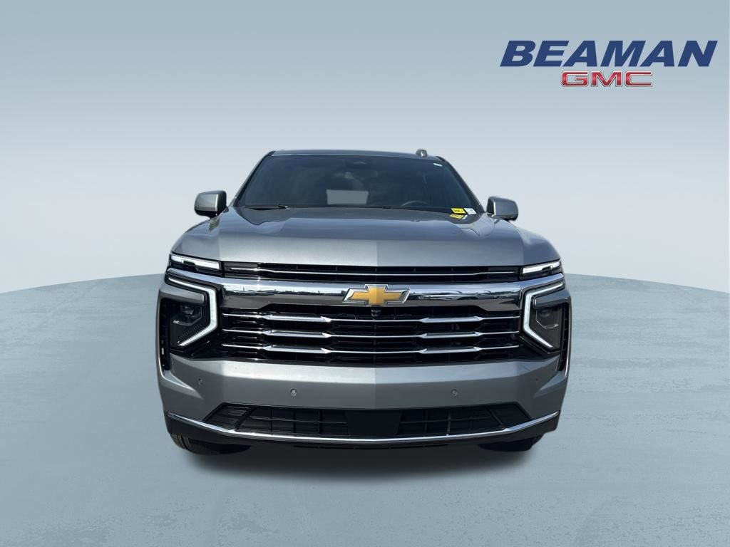 Used 2025 Chevrolet Tahoe LT AWD/4WD image 2