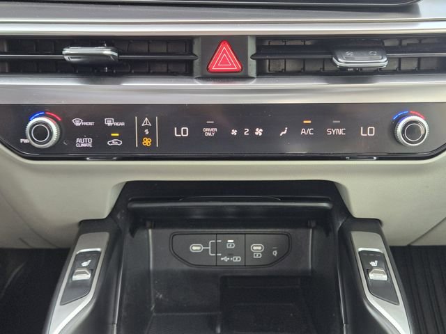 Used 2025 Kia Sorento EX image 18