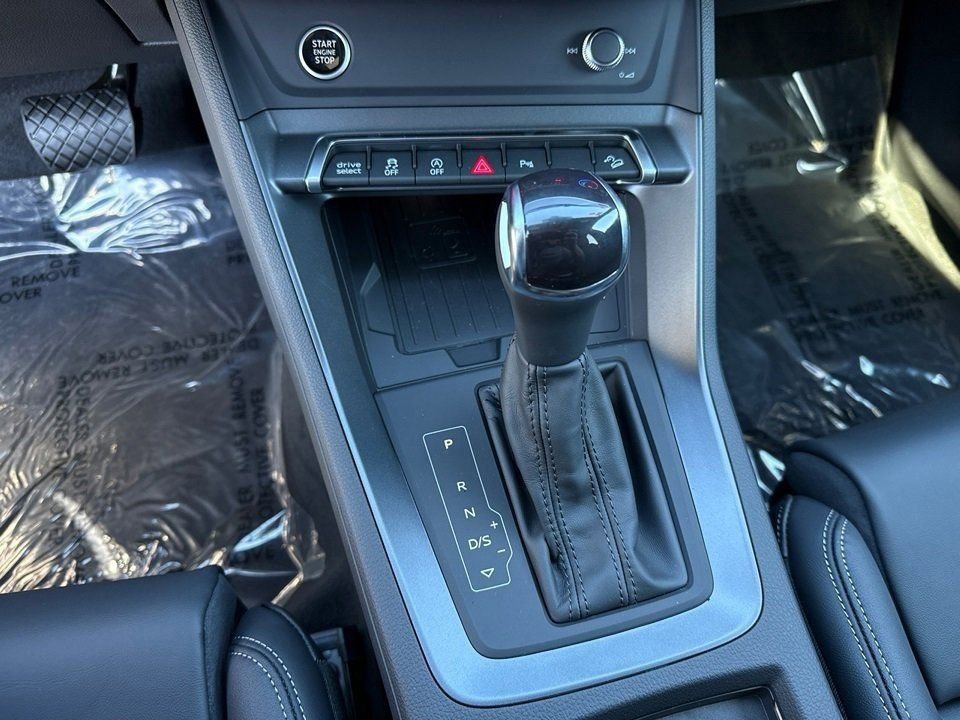 Certified 2025 Audi Q3 2.0T Premium w/ Convenience Package image 18