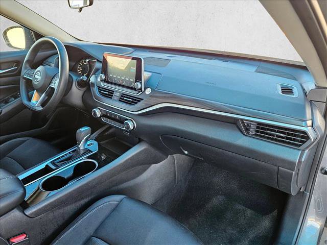Used 2024 Nissan Altima 2.5 SV image 21