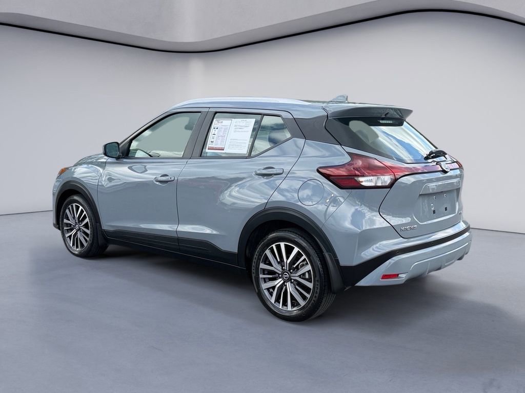 Used 2021 Nissan Kicks SV FWD image 3