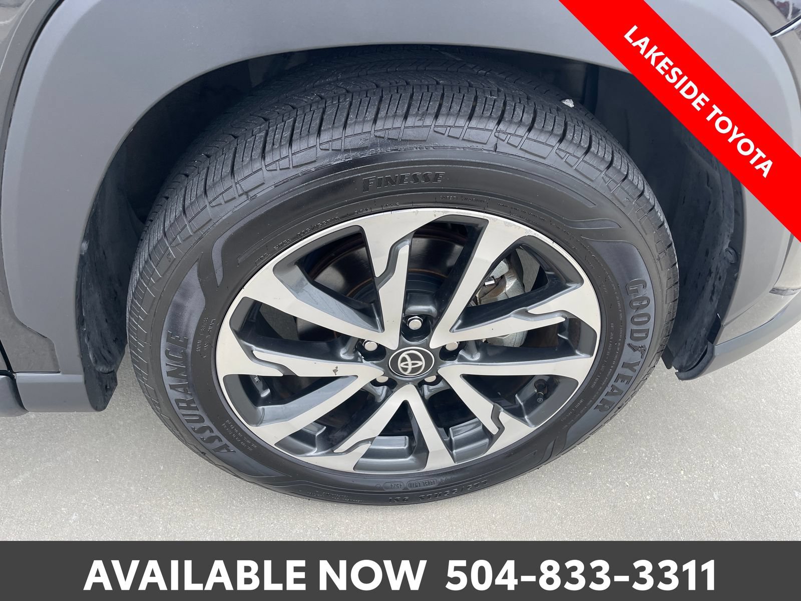 Used 2023 Toyota Corolla Cross XLE w/ Convenience Package AWD/4WD image 10