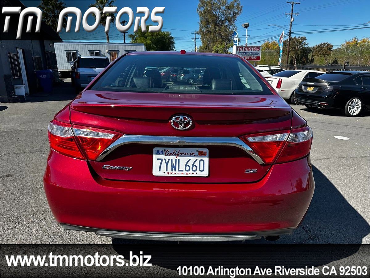 Used 2017 Toyota Camry SE image 5
