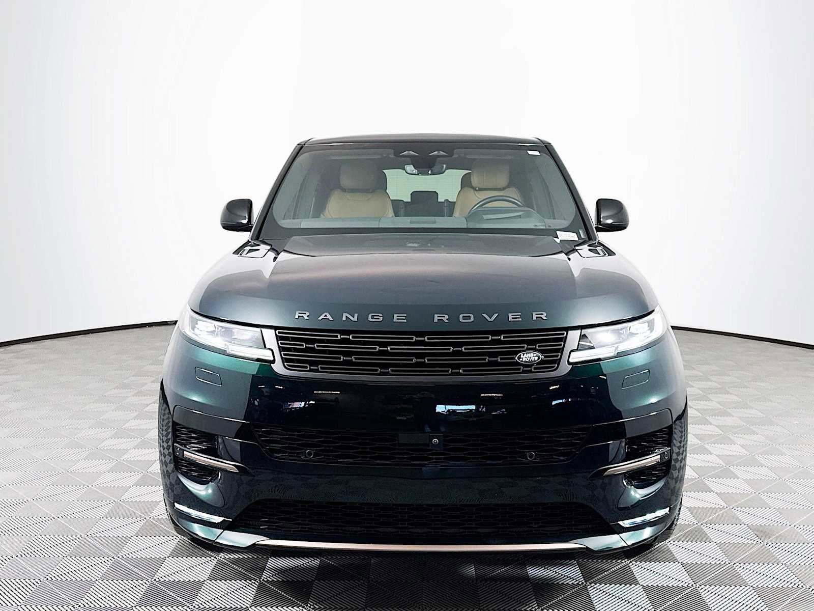 Used 2025 Land Rover Range Rover Sport Dynamic SE image 2