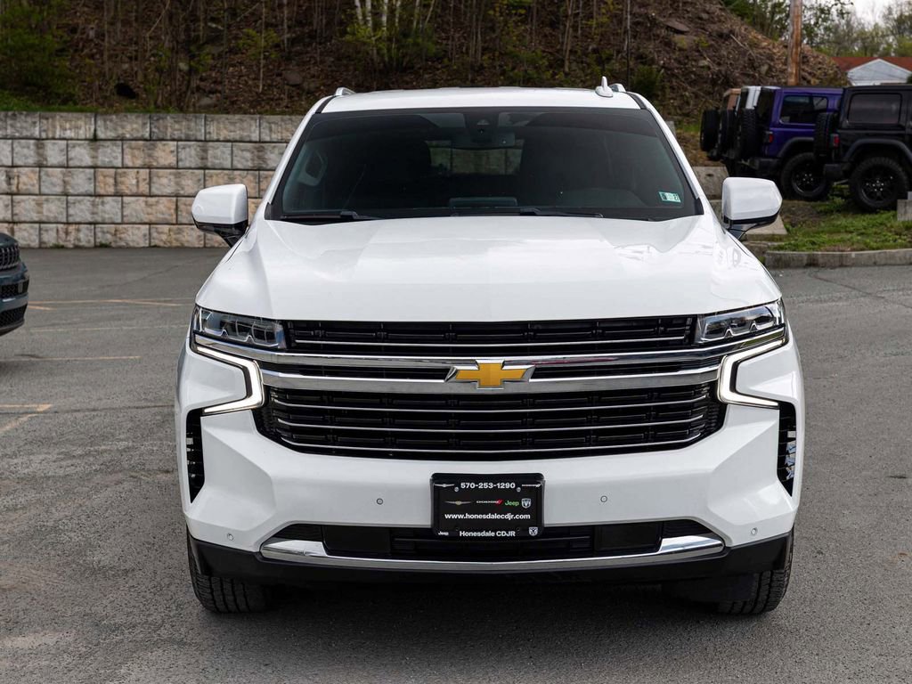 Used 2022 Chevrolet Suburban LT AWD/4WD image 2