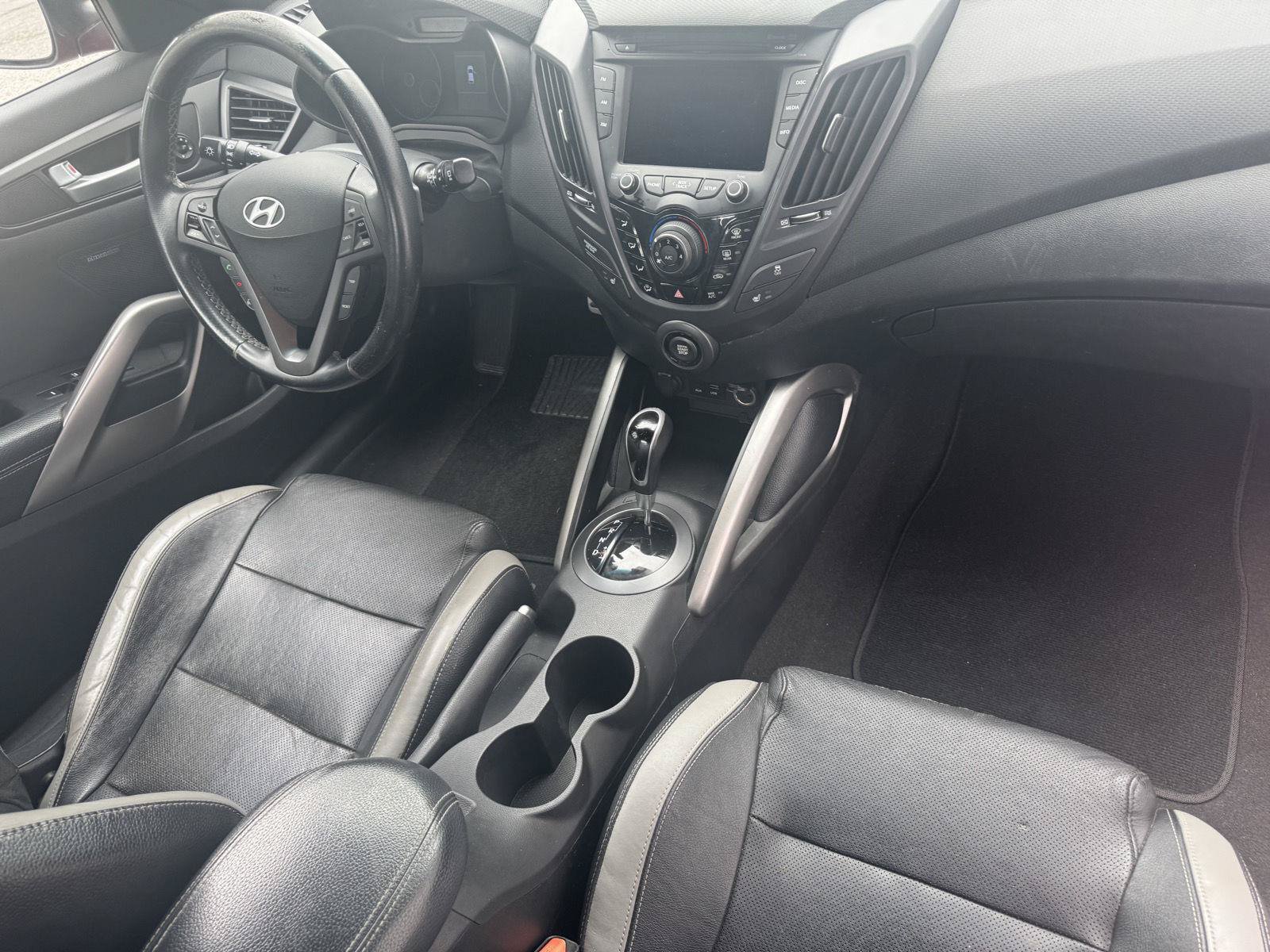 Used 2016 Hyundai Veloster Turbo FWD image 19