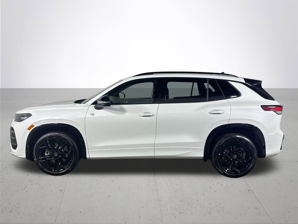 New 2025 Volkswagen Tiguan SE R-Line image 9