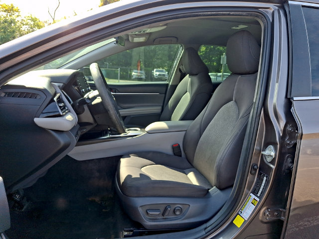 Used 2021 Toyota Camry LE FWD image 8