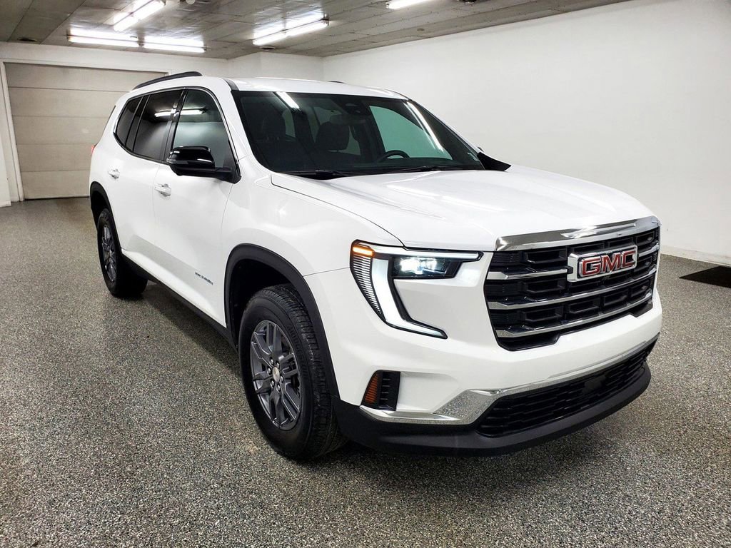 Used 2025 GMC Acadia Elevation FWD image 3