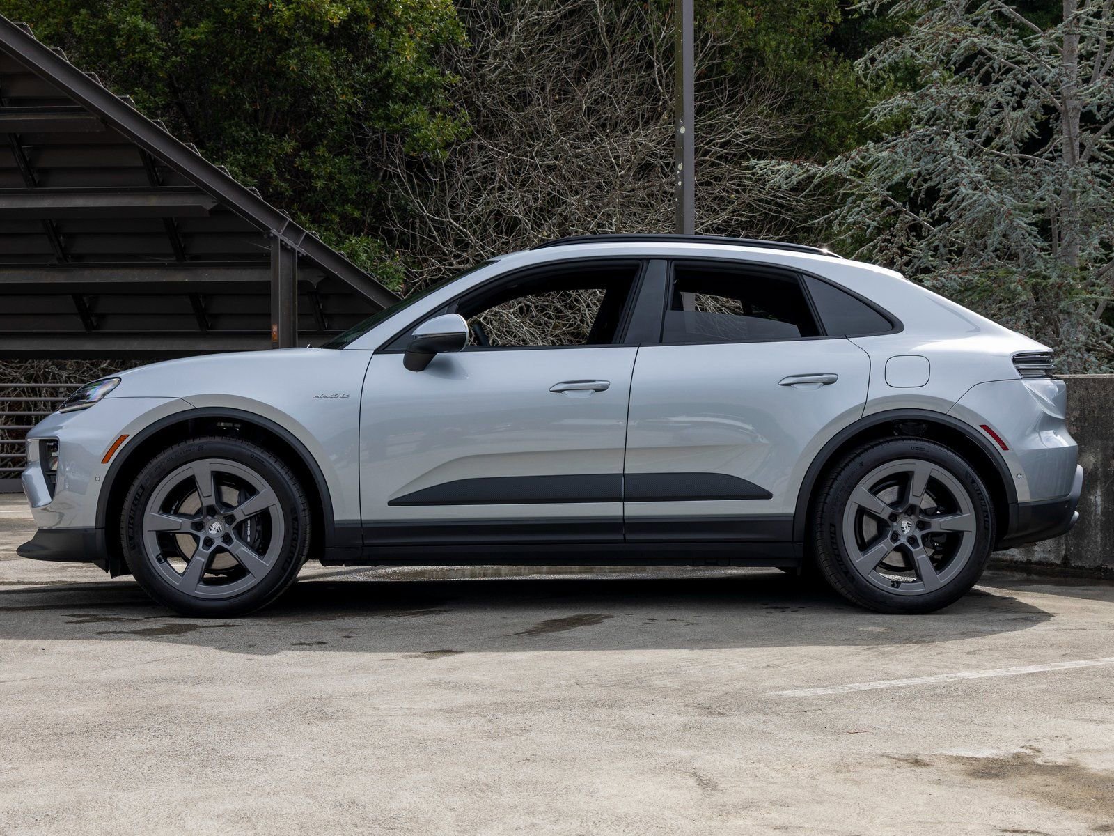 New 2025 Porsche Macan Electric image 2