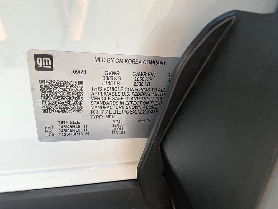 Used 2025 Chevrolet Trax RS w/ Sunroof Package FWD image 33