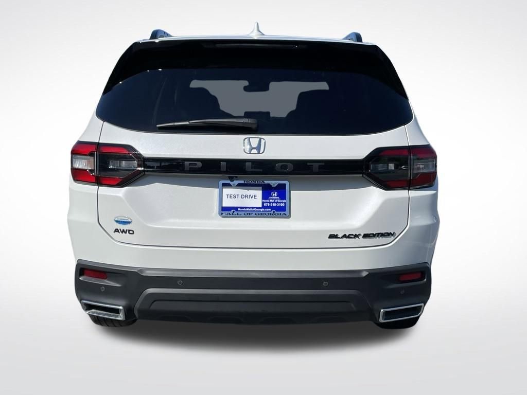 Certified 2025 Honda Pilot Black Edition image 5
