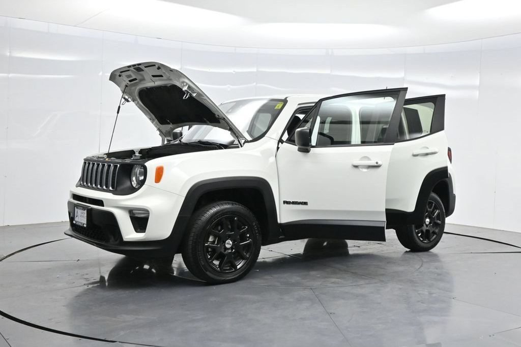 Used 2023 Jeep Renegade Latitude AWD/4WD image 40