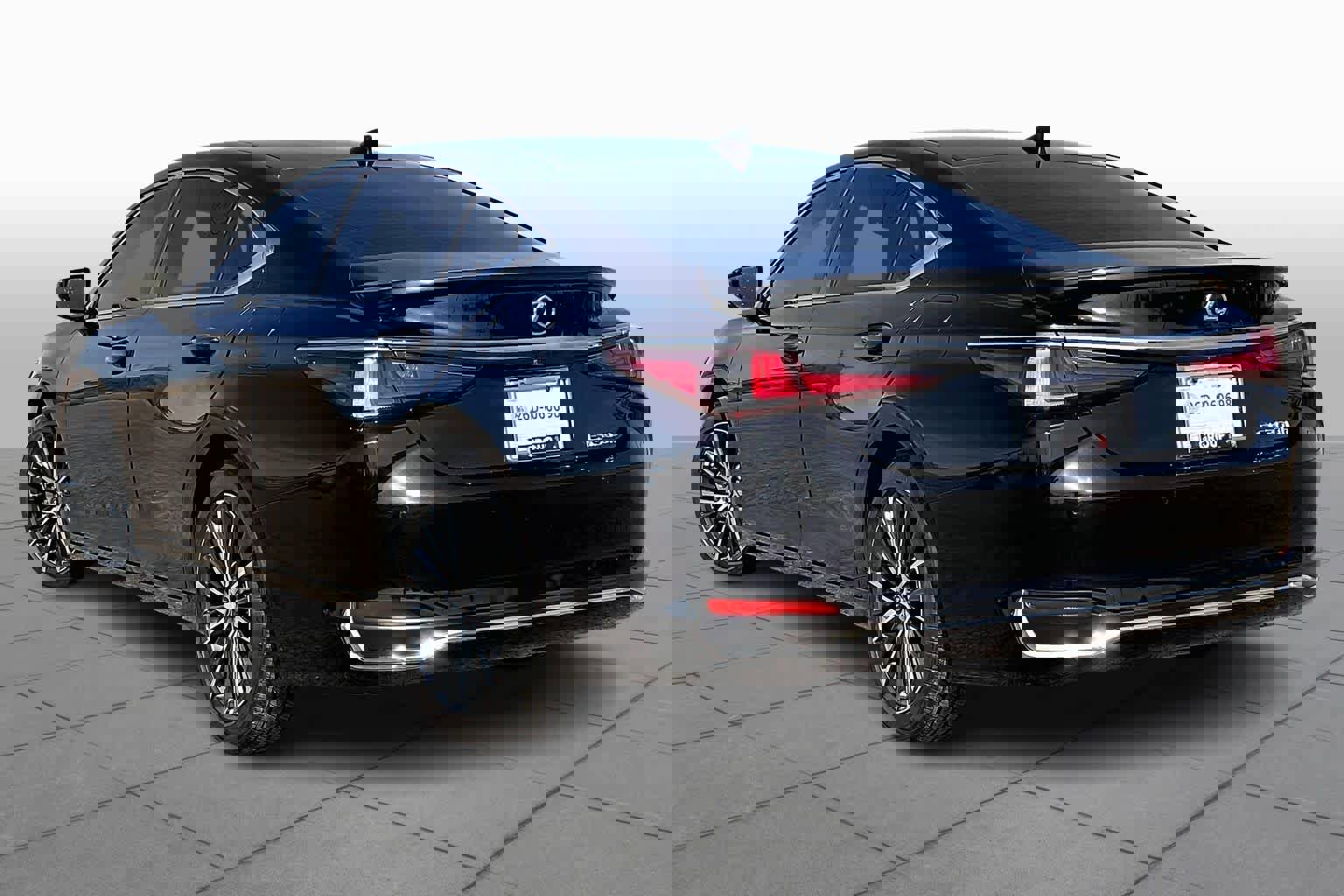 Used 2025 Lexus ES 300h w/ Premium Package image 10