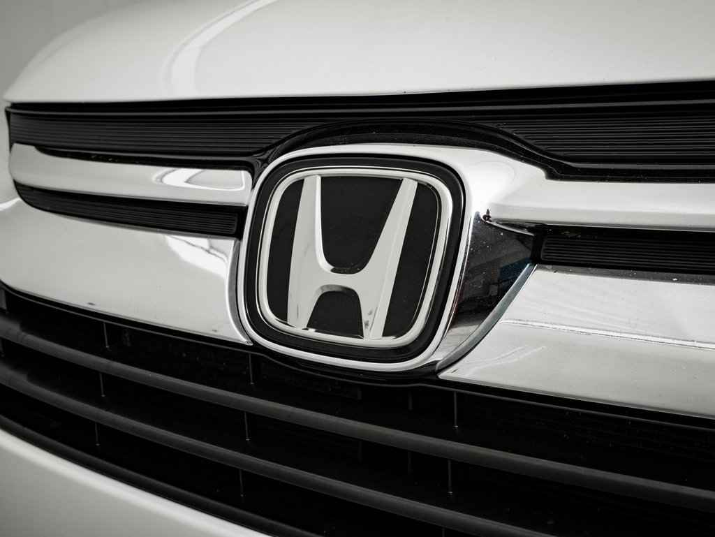 Used 2018 Honda Odyssey Elite image 3