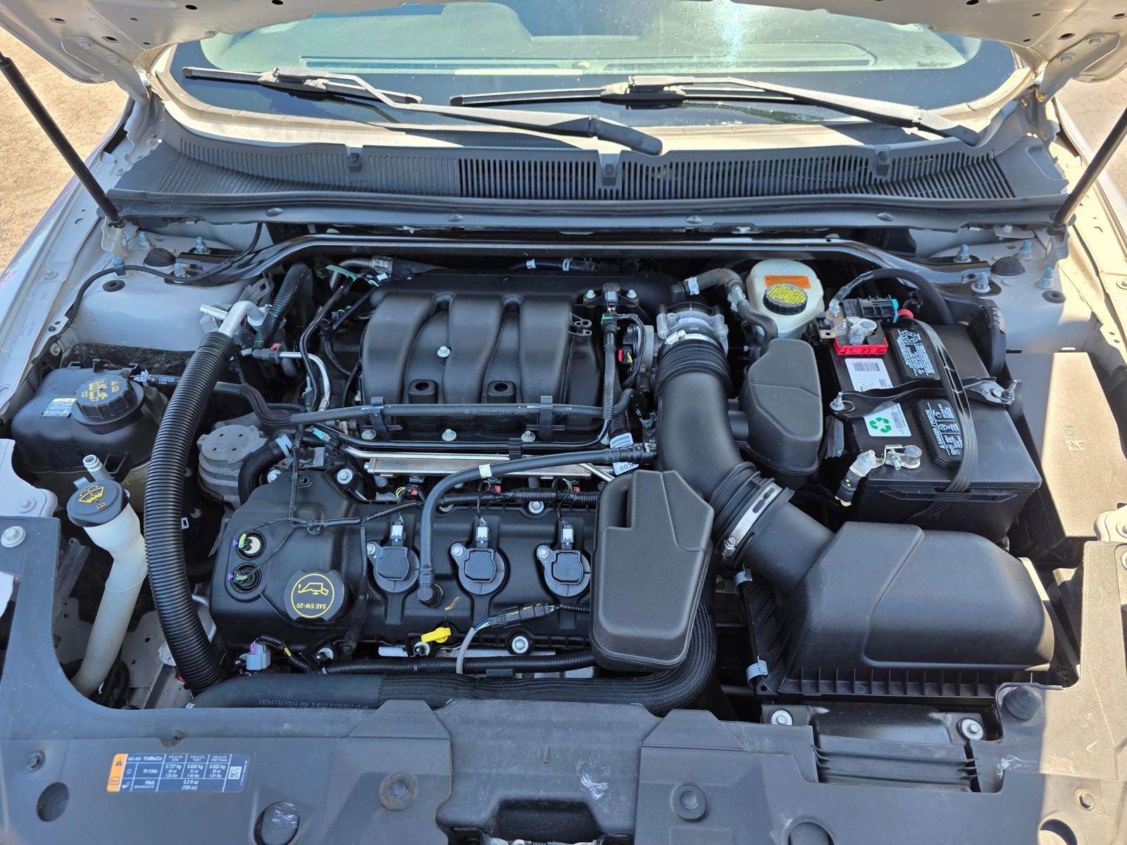 Used 2017 Ford Taurus Limited FWD image 20