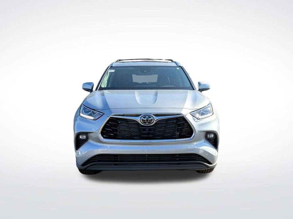 New 2025 Toyota Highlander Limited image 8