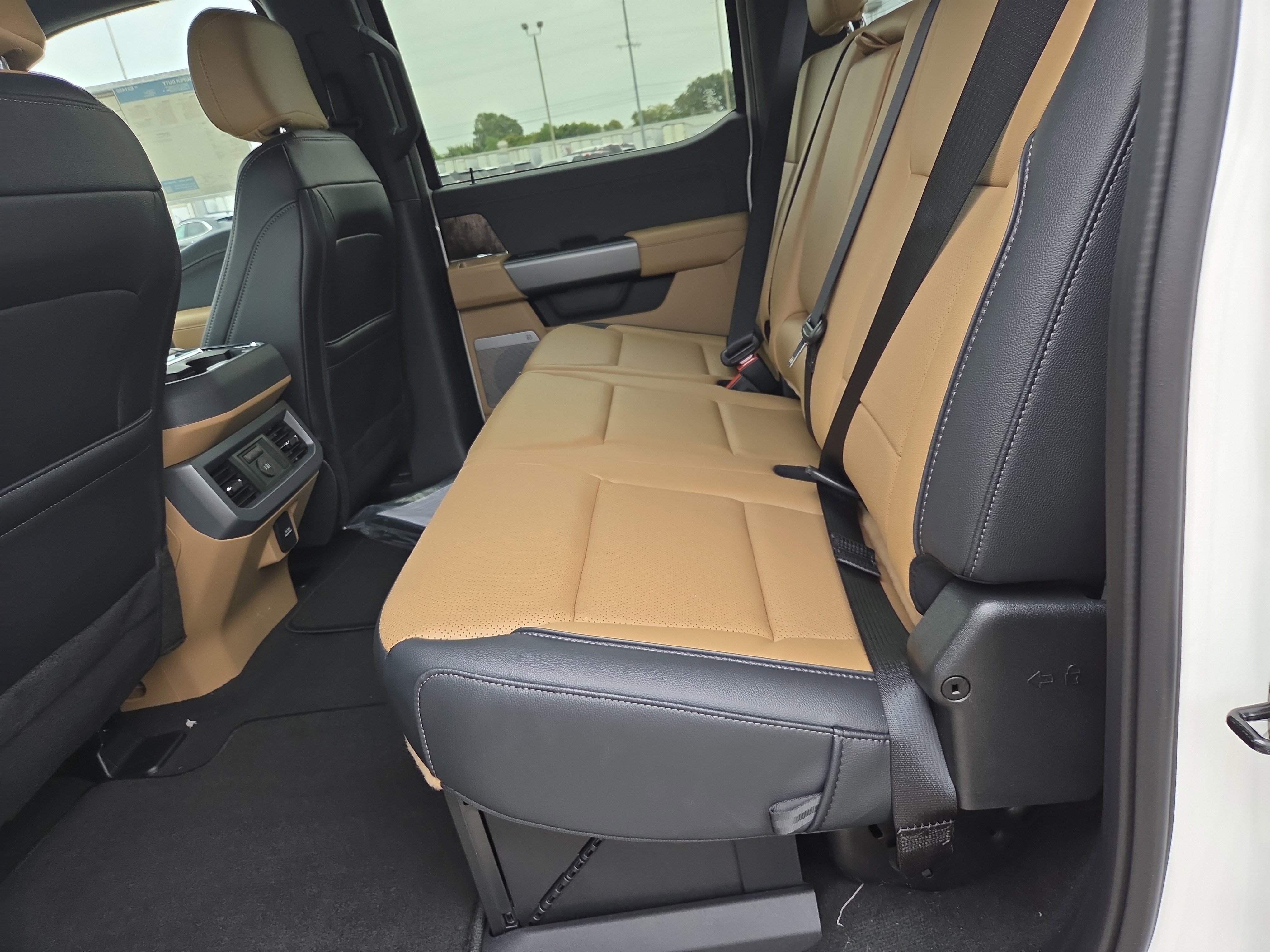 New 2025 Ford F250 Lariat w/ Lariat Ultimate Package image 4