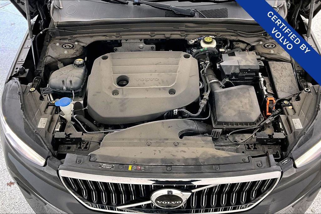 Used 2023 Volvo XC40 B5 Plus w/ Protection Package Premier image 13