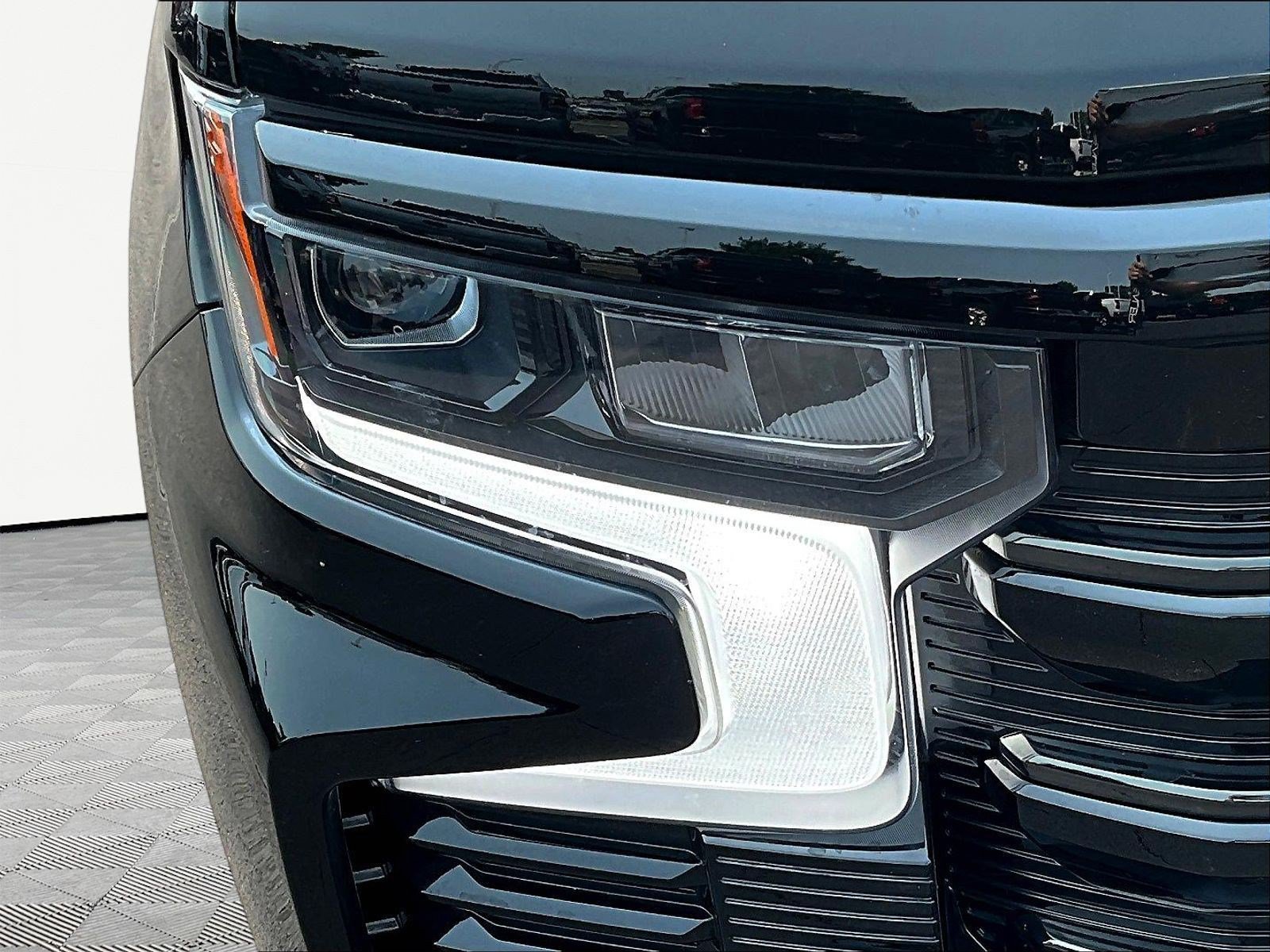 Used 2025 Chevrolet Silverado 1500 High Country w/ High Country Premium Package RWD image 32