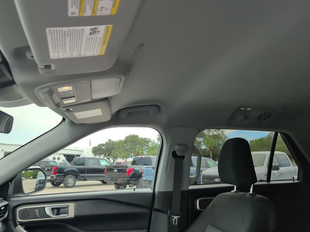 Certified 2022 Ford Explorer XLT image 10