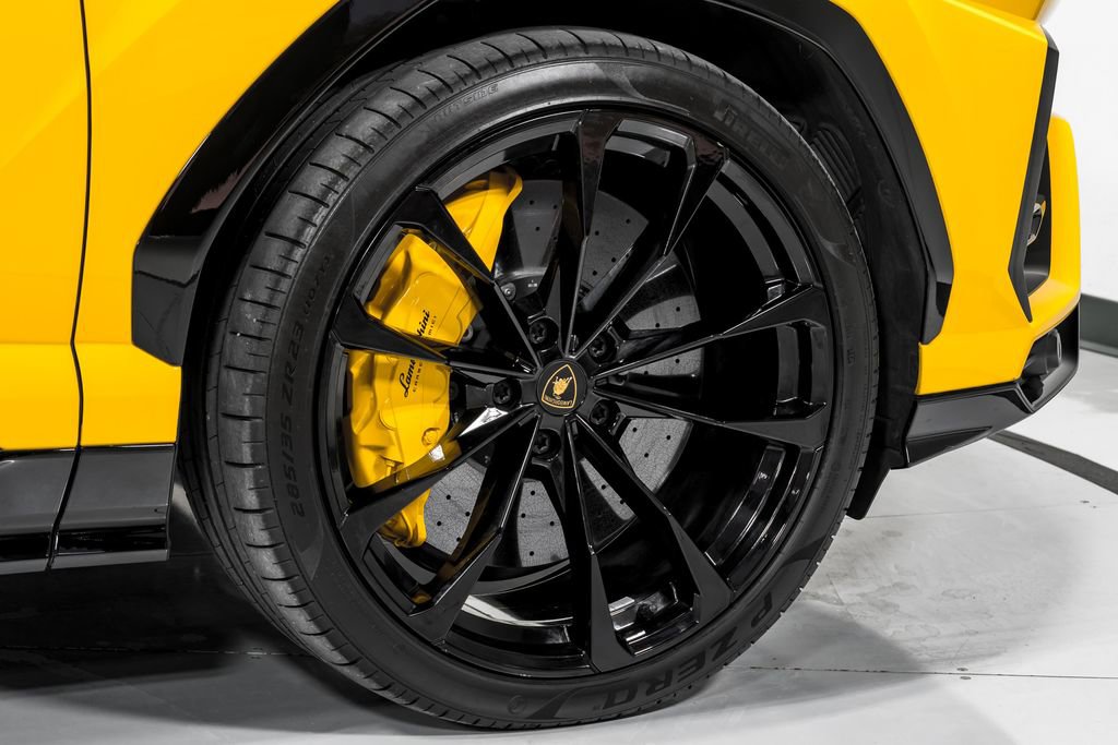 Used 2022 Lamborghini Urus AWD/4WD image 51