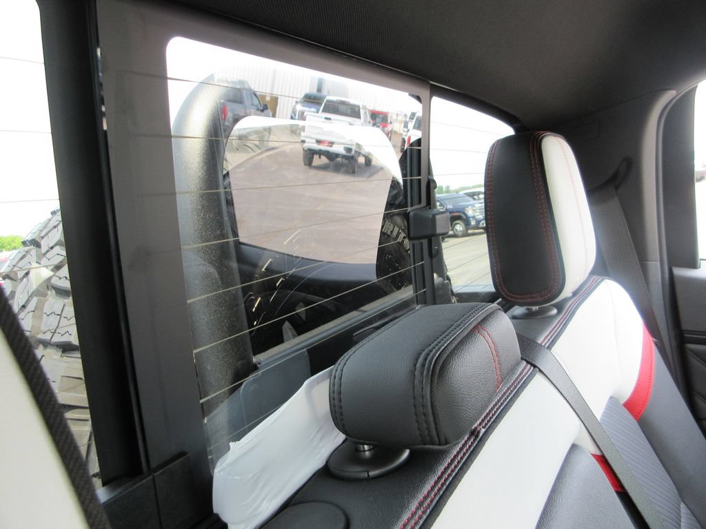 Certified 2024 GMC Canyon AT4X w/ AT4X AEV Edition AWD/4WD image 29