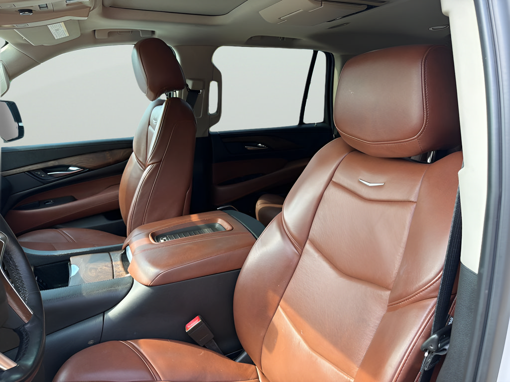 Used 2020 Cadillac Escalade Premium Luxury RWD image 27