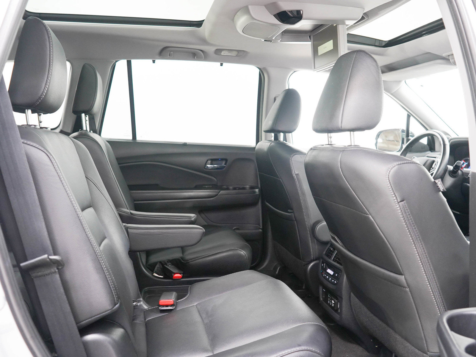 Used 2019 Honda Pilot Touring image 14