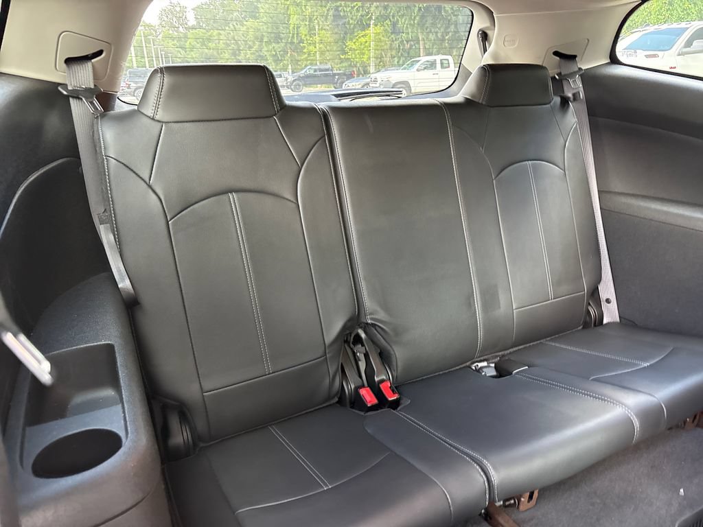 Used 2015 Chevrolet Traverse LT FWD image 29