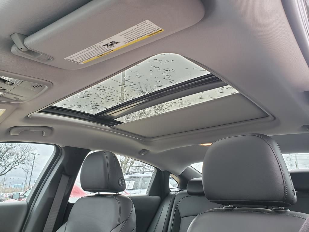 Used 2022 Chevrolet Malibu Premier FWD image 26