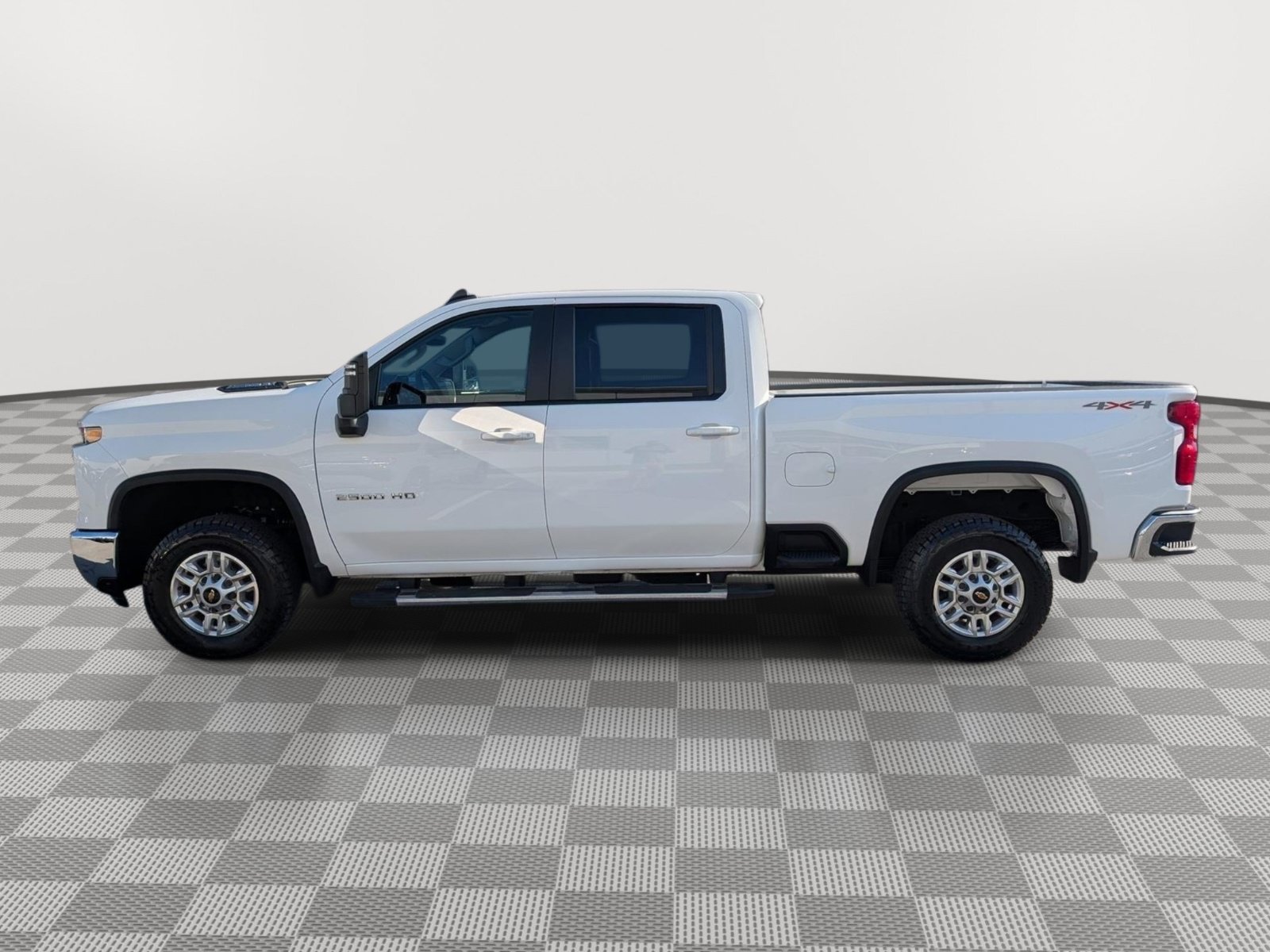 Used 2025 Chevrolet Silverado 2500 LT w/ Convenience Package AWD/4WD image 2