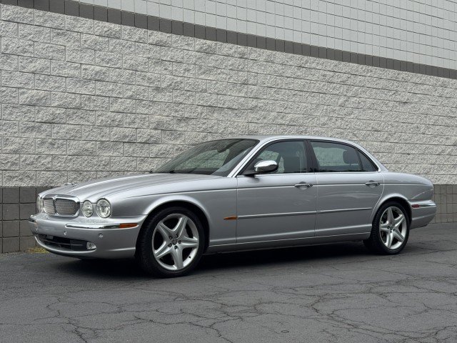 Used 2005 Jaguar XJ Vanden Plas Super V8 RWD image 11
