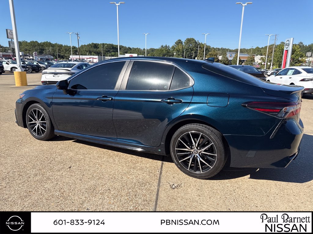 Used 2021 Toyota Camry SE FWD image 17