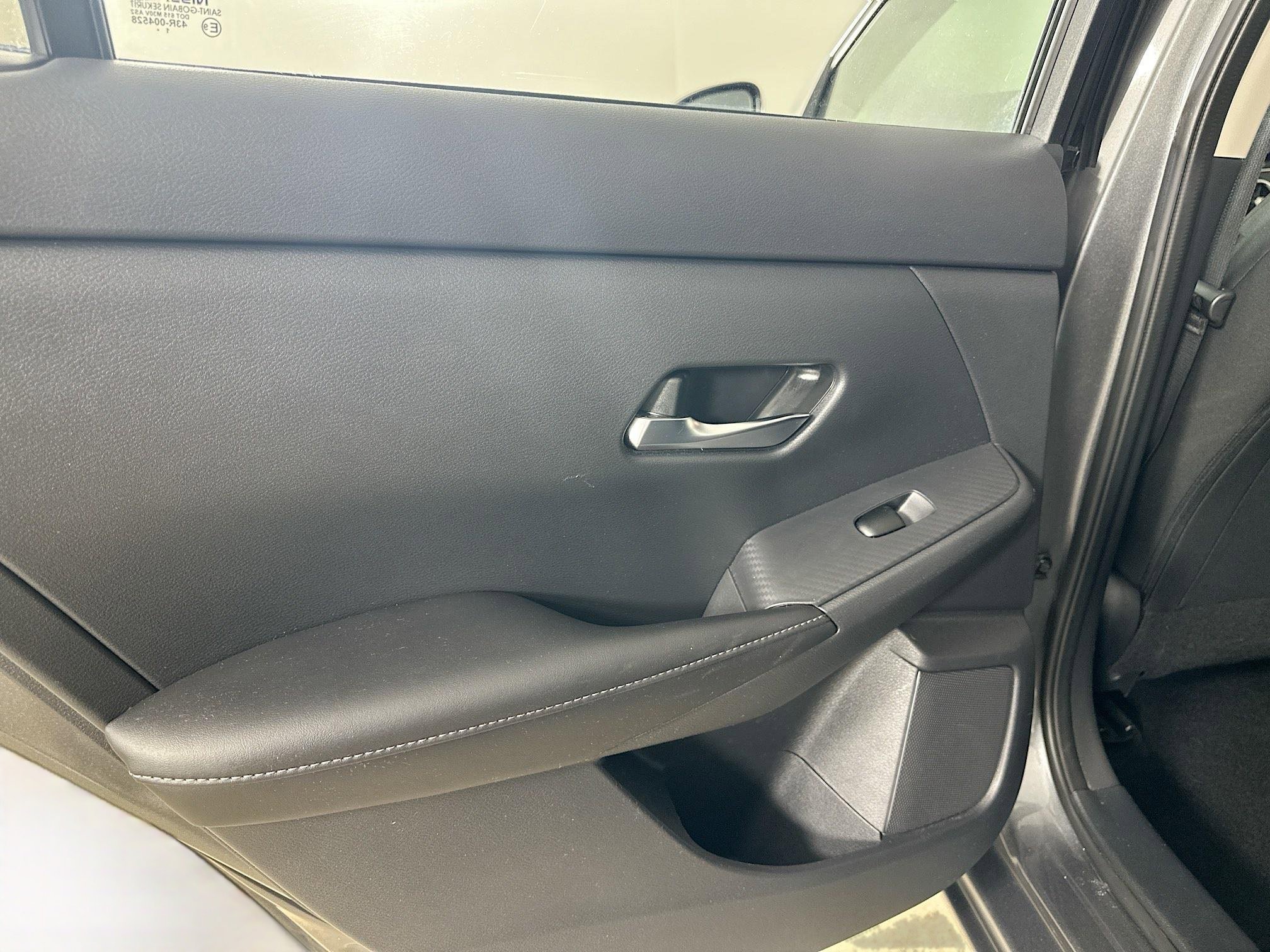 Used 2022 Nissan Sentra SV FWD image 31