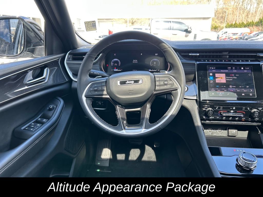 Used 2023 Jeep Grand Cherokee Altitude AWD/4WD image 16