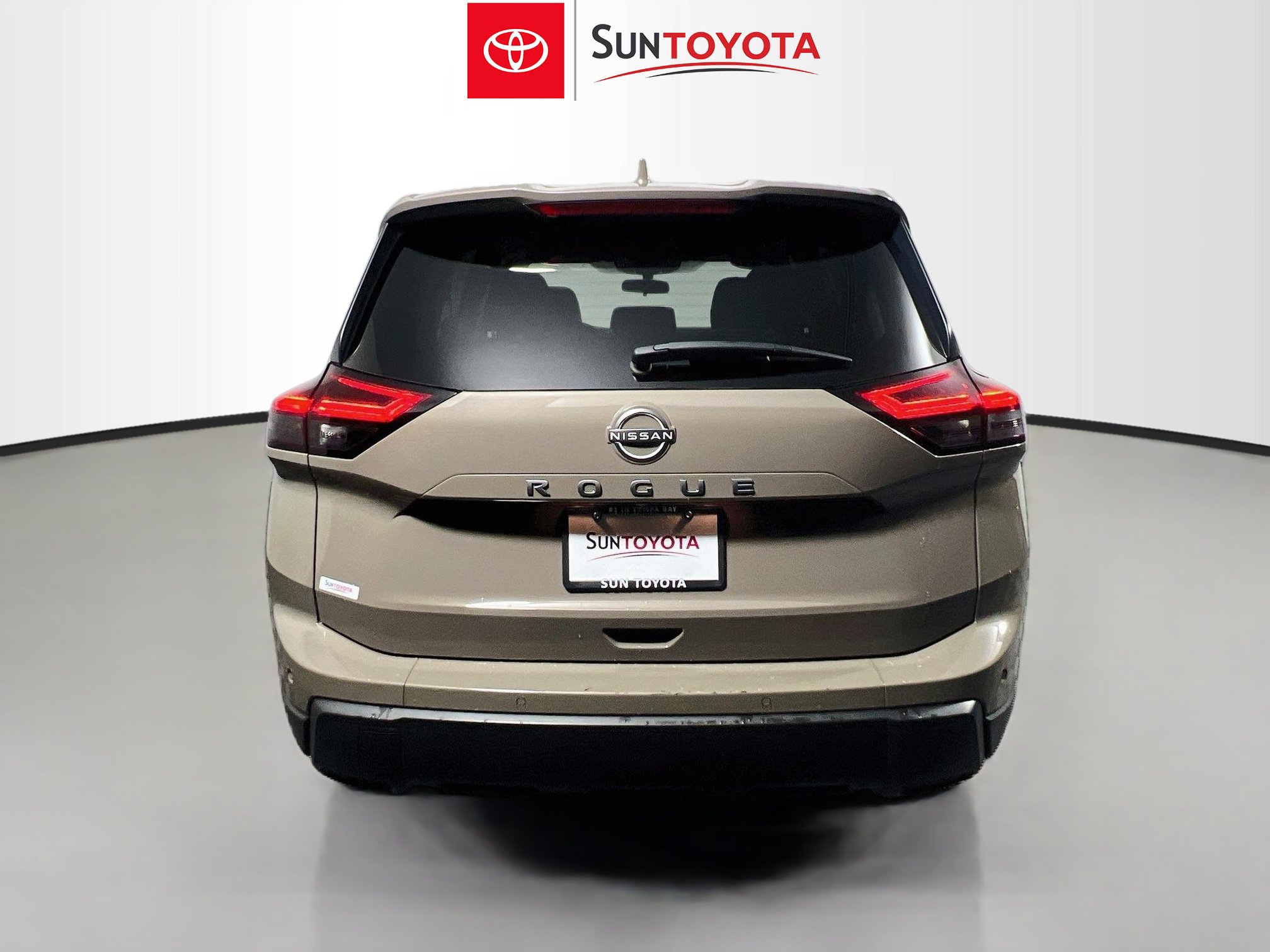 Used 2025 Nissan Rogue SV FWD image 5