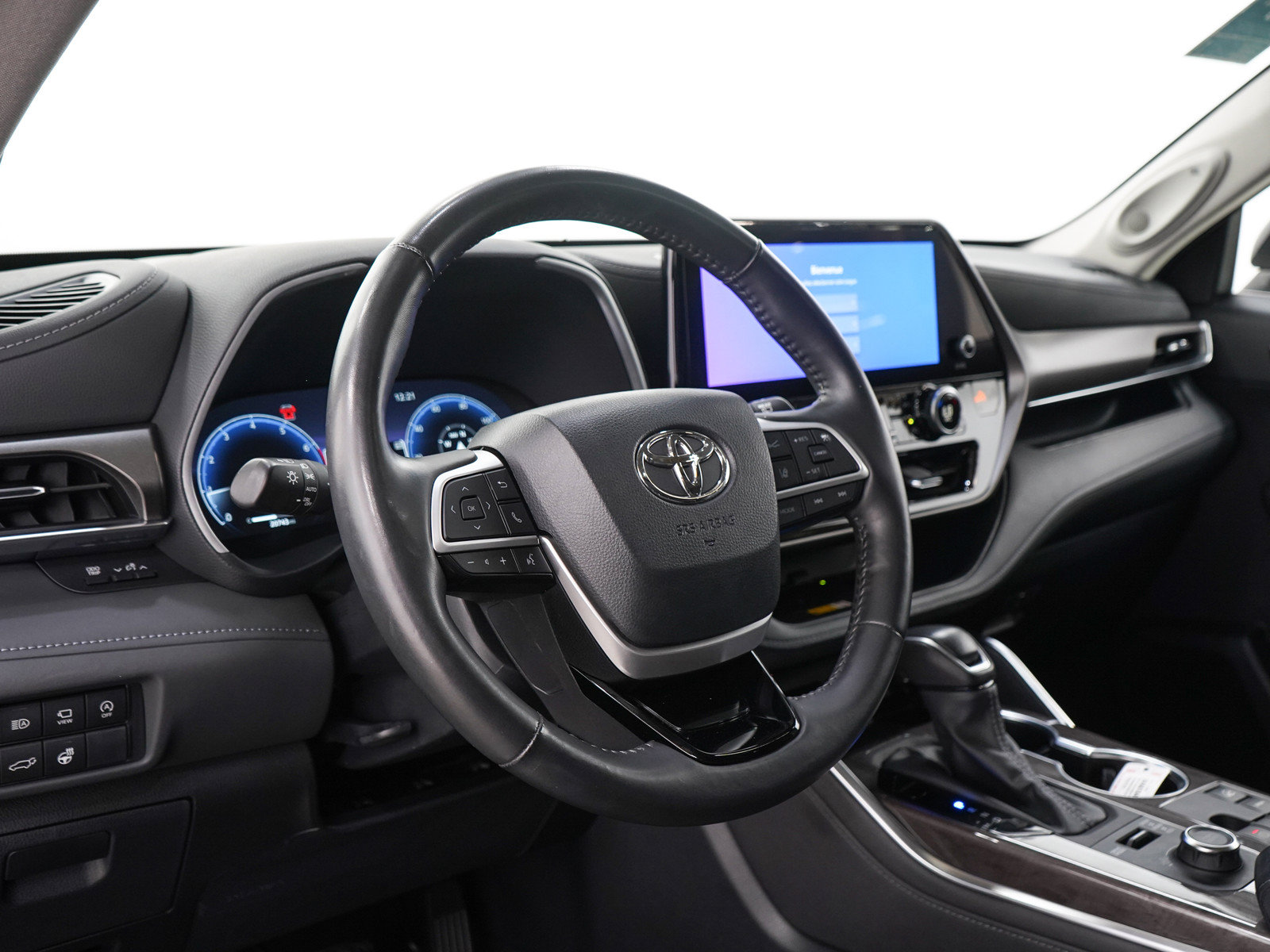 Used 2024 Toyota Highlander Limited AWD/4WD image 27