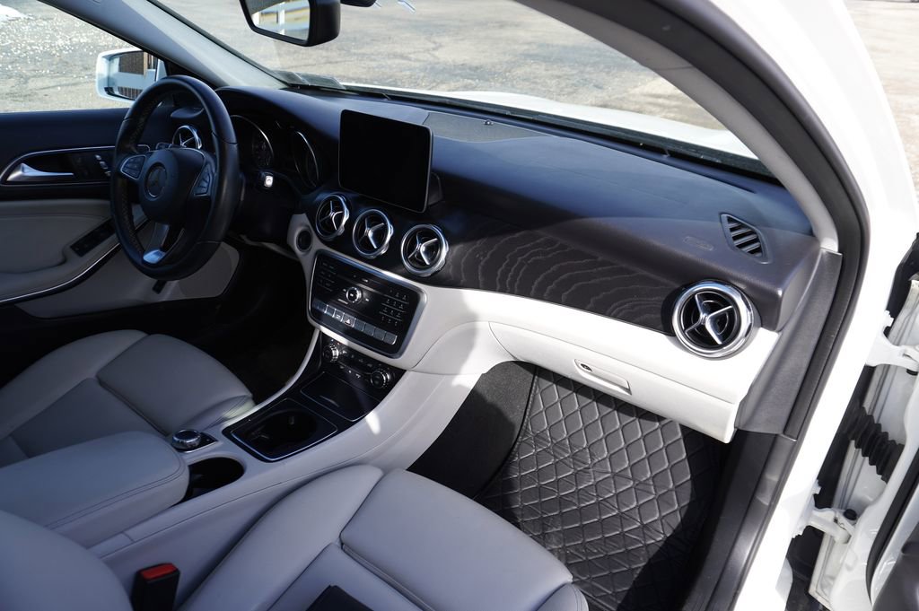 Used 2018 Mercedes-Benz GLA 250 4MATIC image 9