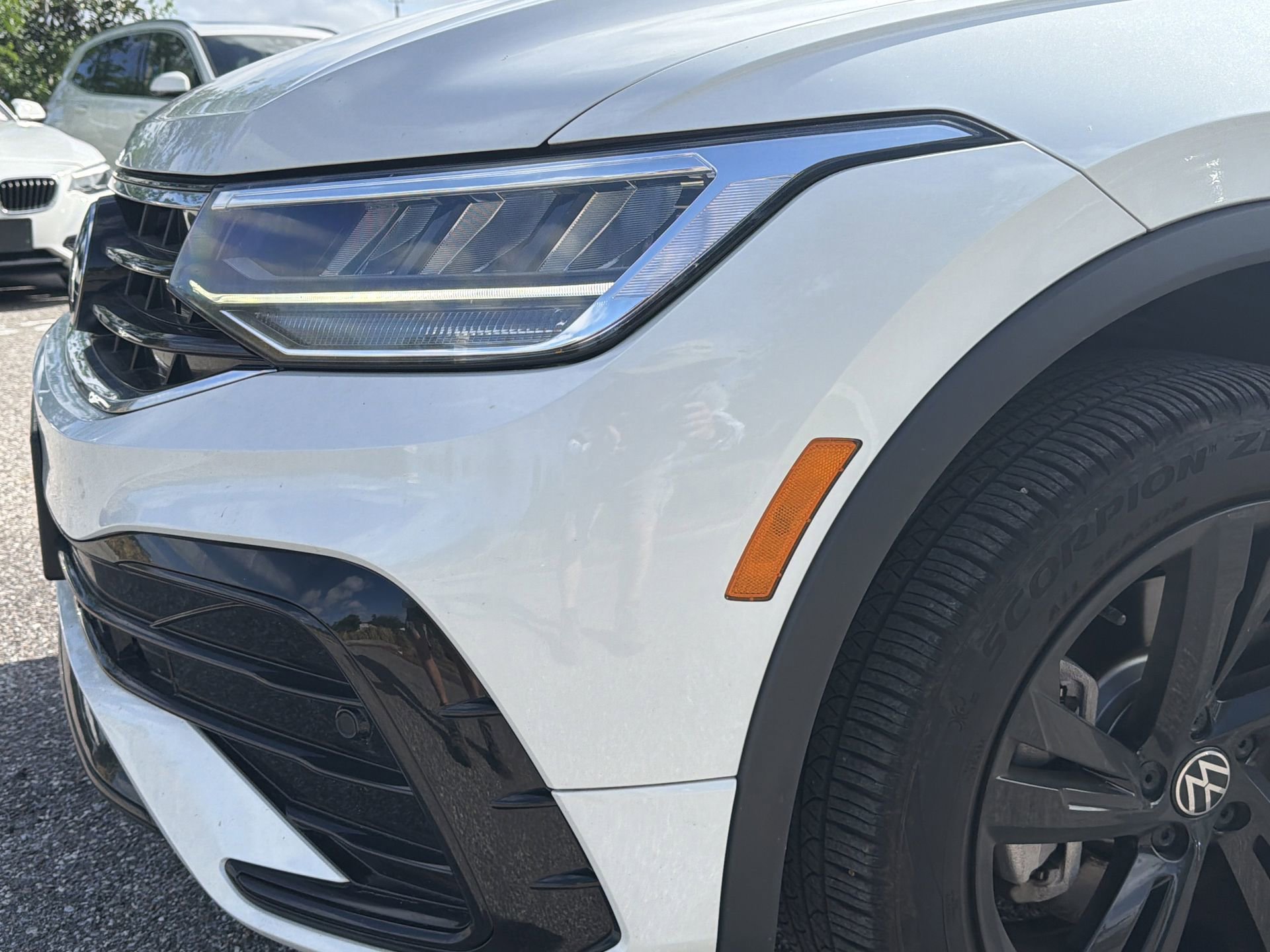 Used 2024 Volkswagen Tiguan SE R-Line image 9