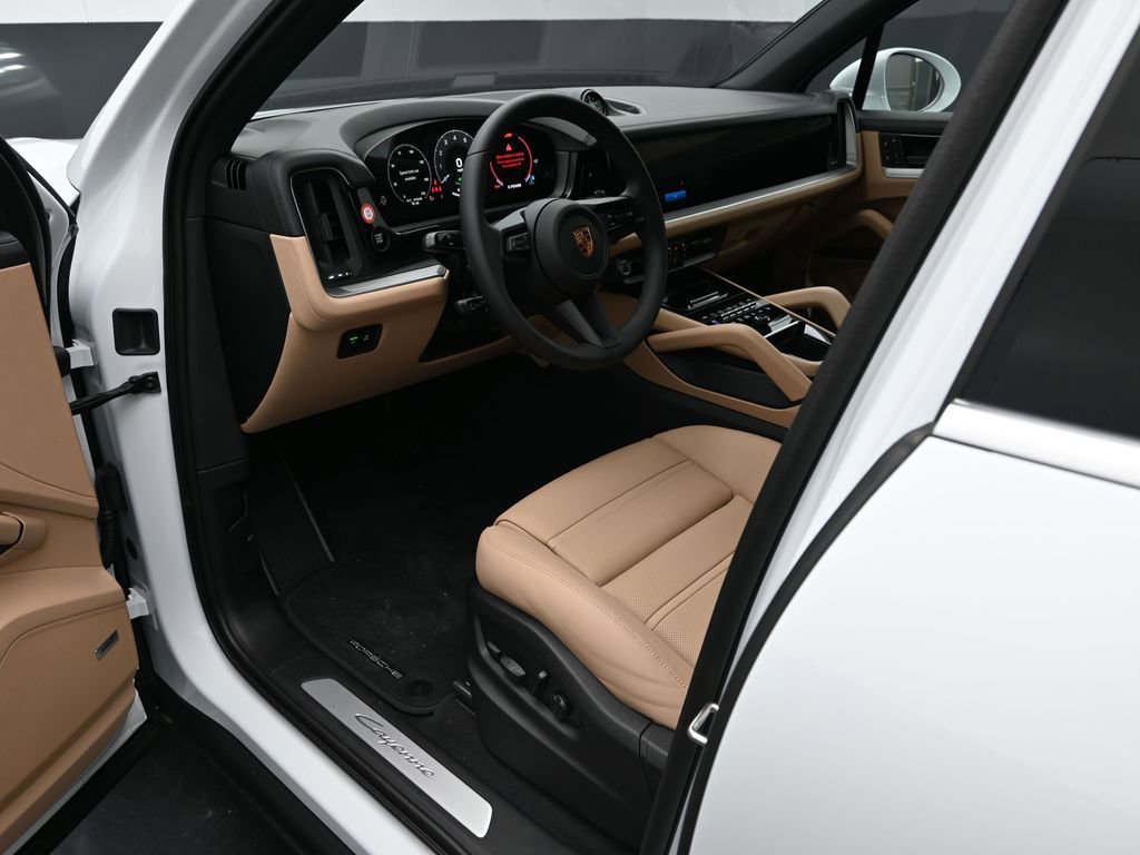 New 2025 Porsche Cayenne E-Hybrid image 4