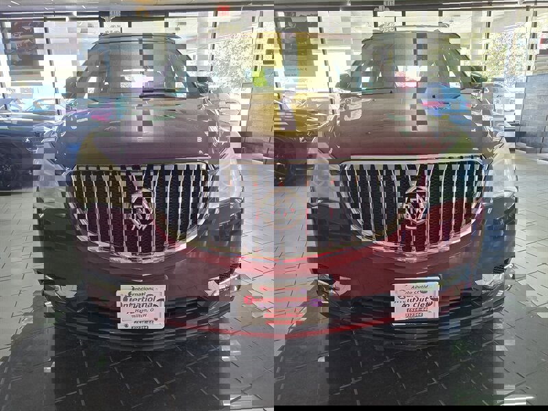 Used 2015 Buick Enclave Leather image 2