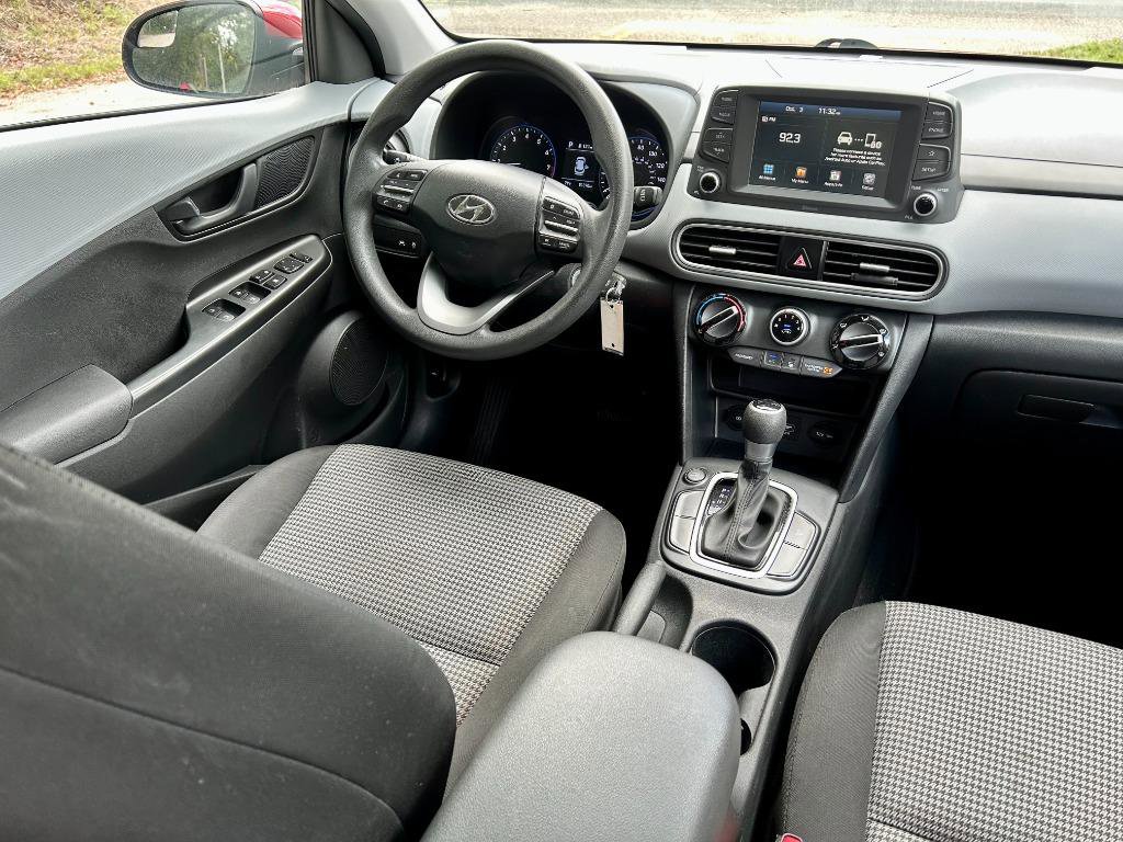 Used 2021 Hyundai Kona SE image 9