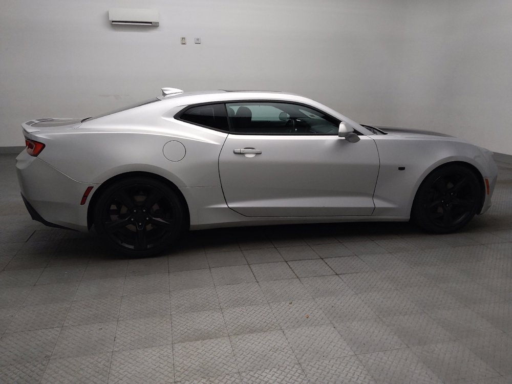Used 2016 Chevrolet Camaro LT RWD image 10