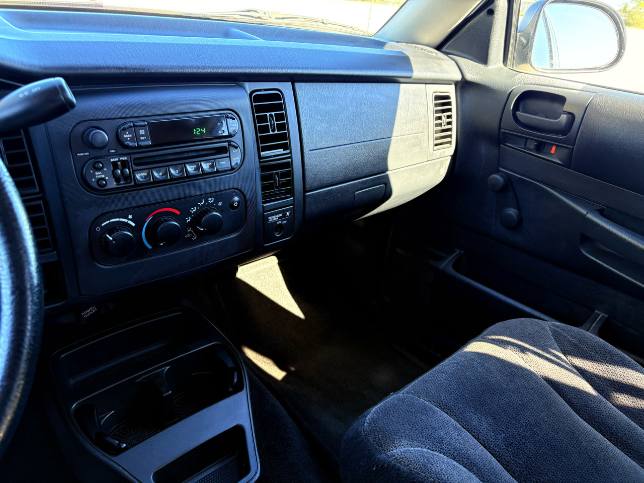 Used 2004 Dodge Dakota 2WD Club Cab w/ Tire & Handling Group image 41