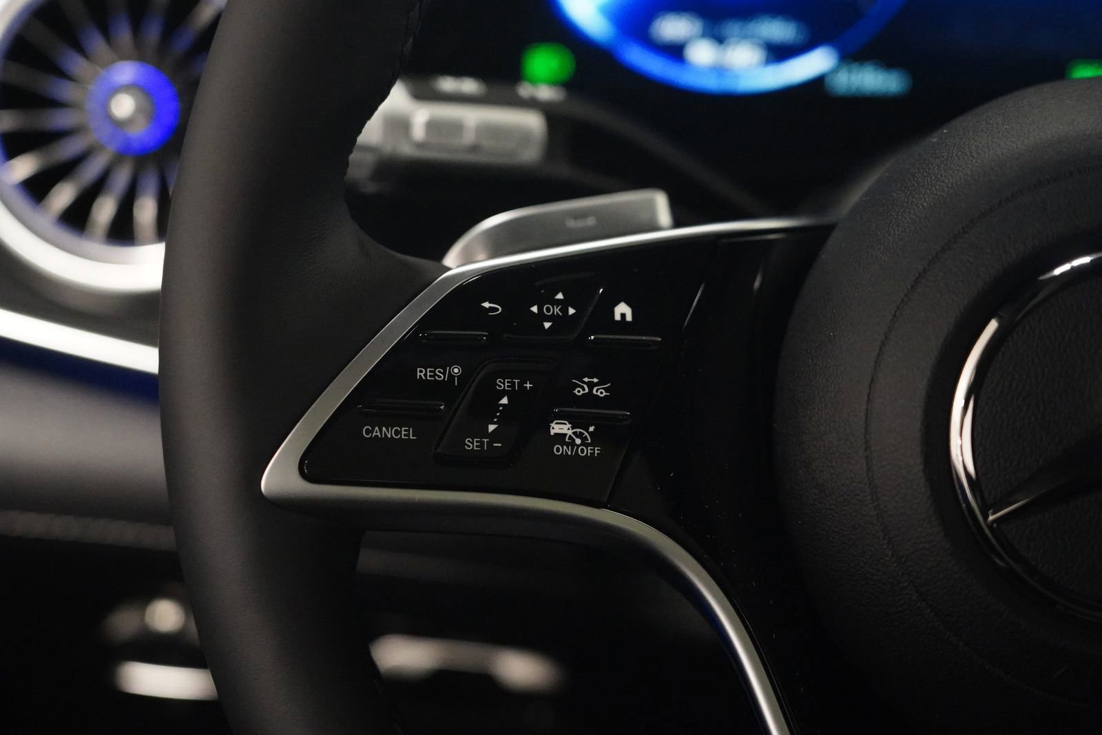 New 2026 Mercedes-Benz EQS 400 4MATIC SUV image 19