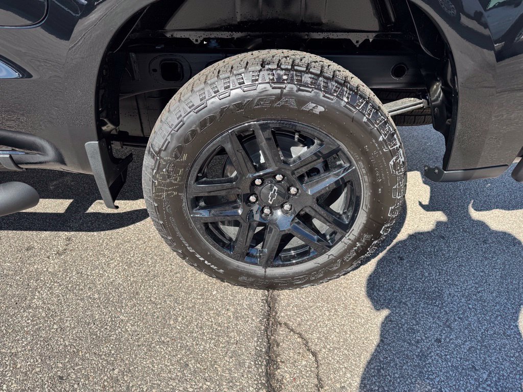 New 2026 Chevrolet Silverado 1500 Custom w/ Turbomax Blackout Package AWD/4WD image 28